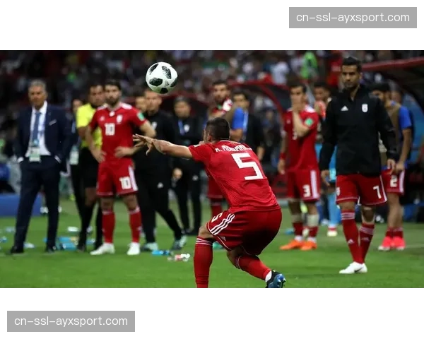 前法国国脚埃弗拉在节目中批评某些球队“过度保守的足球哲学”