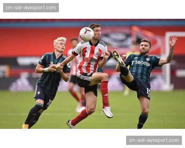 维拉4-3险胜桑德兰上演进球大战，沃特金斯双响助球队守住欧冠席位